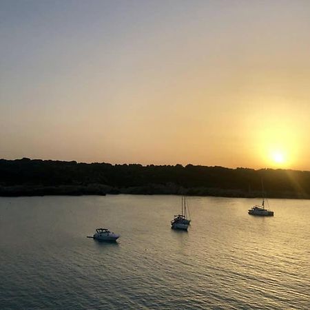 דירות פורנלס Miravent Terraza Y Jardin Frente Al Mar Menorca מראה חיצוני תמונה