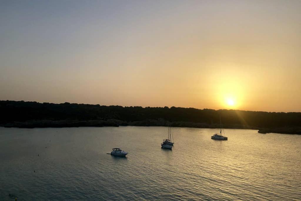 דירות פורנלס Miravent Terraza Y Jardin Frente Al Mar Menorca מראה חיצוני תמונה