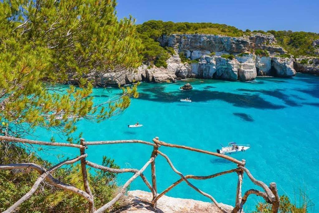 דירות פורנלס Miravent Terraza Y Jardin Frente Al Mar Menorca מראה חיצוני תמונה