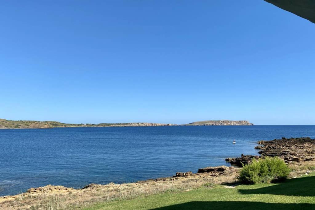 דירות פורנלס Miravent Terraza Y Jardin Frente Al Mar Menorca מראה חיצוני תמונה