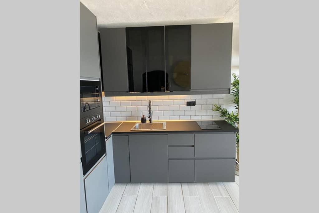 דירות פורנלס Miravent Terraza Y Jardin Frente Al Mar Menorca מראה חיצוני תמונה